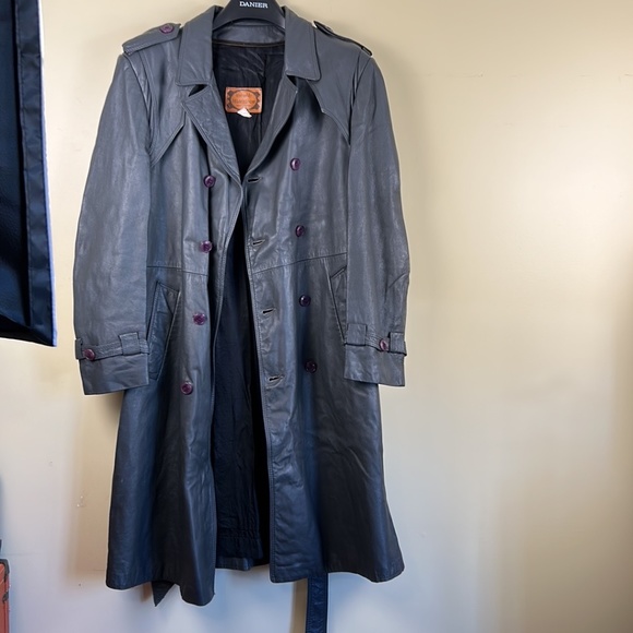 Vintage The Olde Hide House Women’s long leather coat size medium - Picture 13 of 14